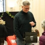 remise des colis de noel aines helene (23)